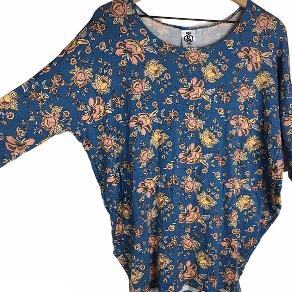 AGNES & DORA Dolman Tunic Top Blue Floral For the Love Cornflower Size Small NWT - Picture 4 of 11